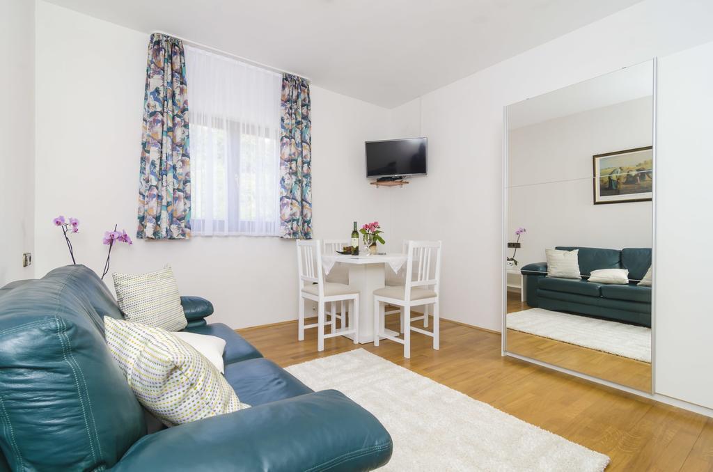 Apartment Nadine Okuklje Luaran gambar